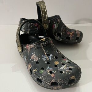 Harry Potter Vera Bradley Colab Crocs Kids Black with Gold Glitter Strap J3